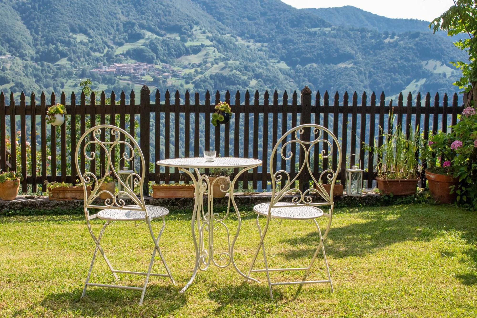 A Casa Di Gianni E Mari Bed & Breakfast Vestone Exterior foto