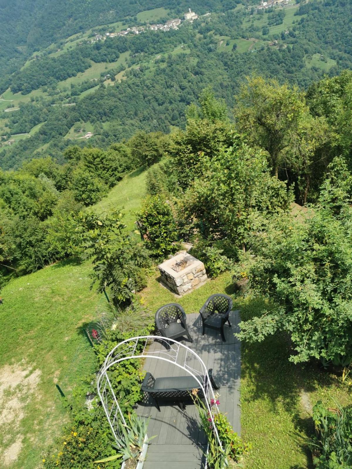 A Casa Di Gianni E Mari Bed & Breakfast Vestone Exterior foto