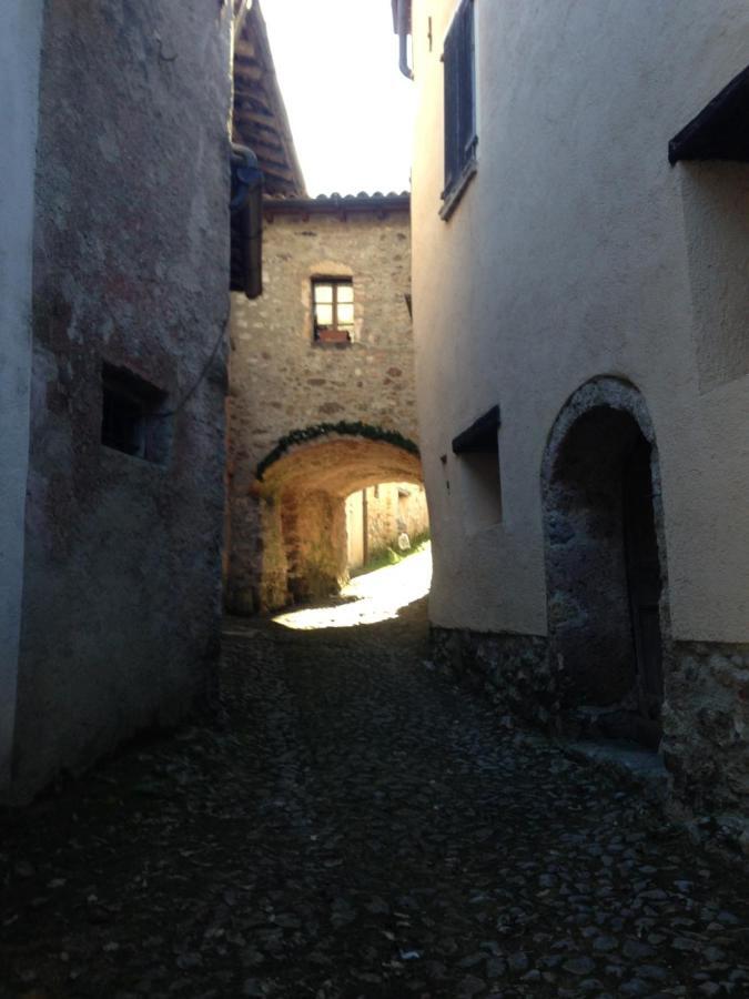 A Casa Di Gianni E Mari Bed & Breakfast Vestone Exterior foto